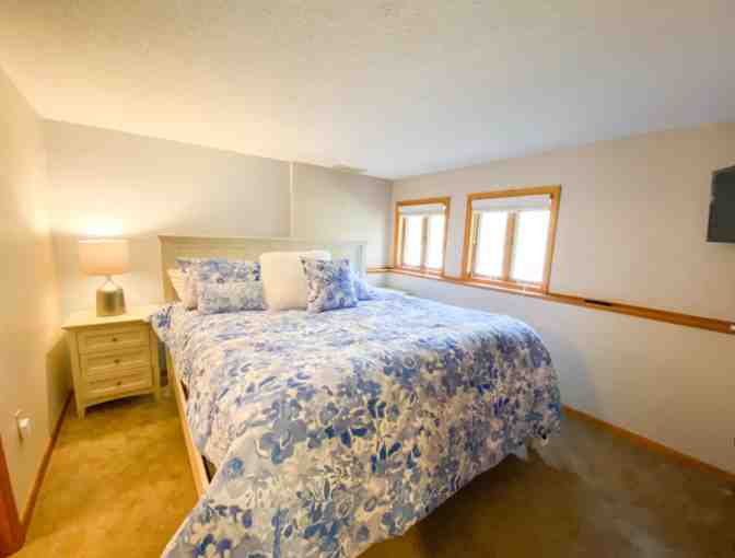 One Week Stay in Spacious Family Home Located on Rocky River