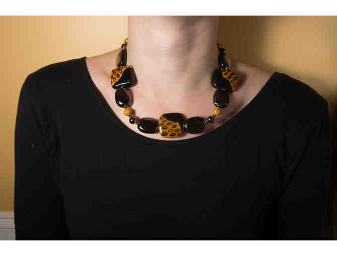 Kazuri Bead Necklace - style Jonathan, color beehive