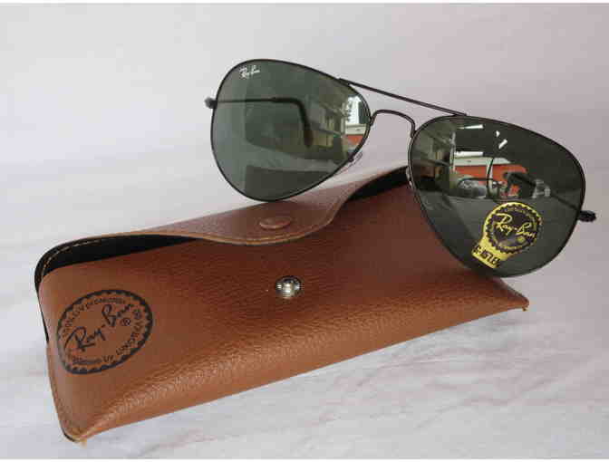 Ray Ban Aviator Sunglasses and Case - Photo 1