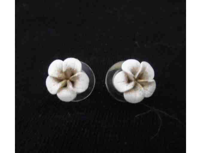 Jeanibeans White Plumeria Earrings