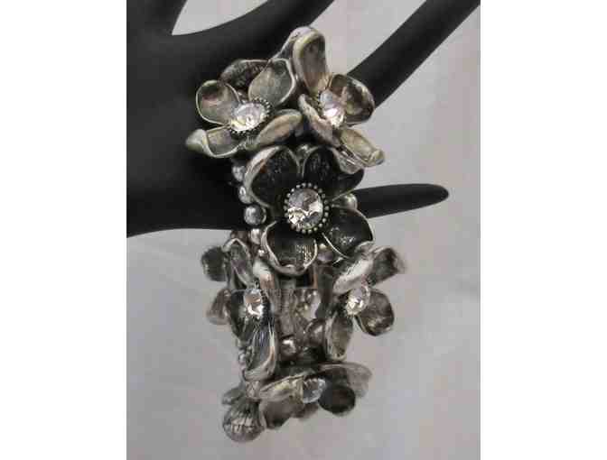 Silver Flowers with Clear Stones Stretch Bracelet