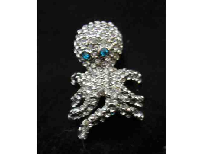 Faux Diamond Octopus Ring with Blue Stone Eyes - Size 8