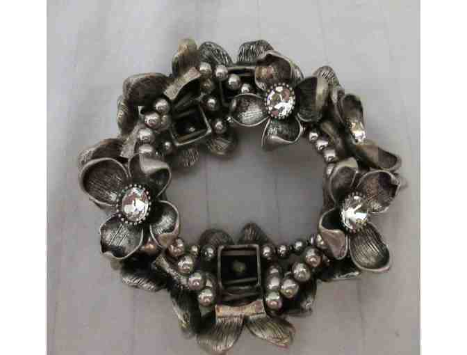 Silver Flowers with Clear Stones Stretch Bracelet