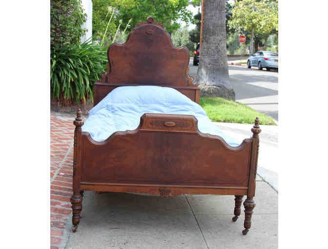 Pair of Twin Antique Beds in Mahogany - Photo 1