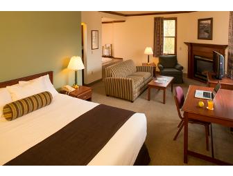 De Pere/Green Bay Two Night stay in a Whirlpool/Fireplace Suite