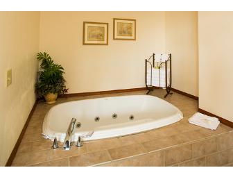 De Pere/Green Bay Two Night stay in a Whirlpool/Fireplace Suite