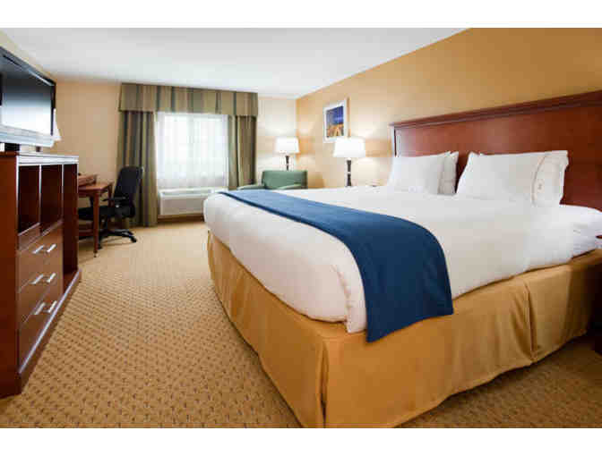 Sheboygan- One hotel night stay at Holiday Inn Express or Harbor Winds