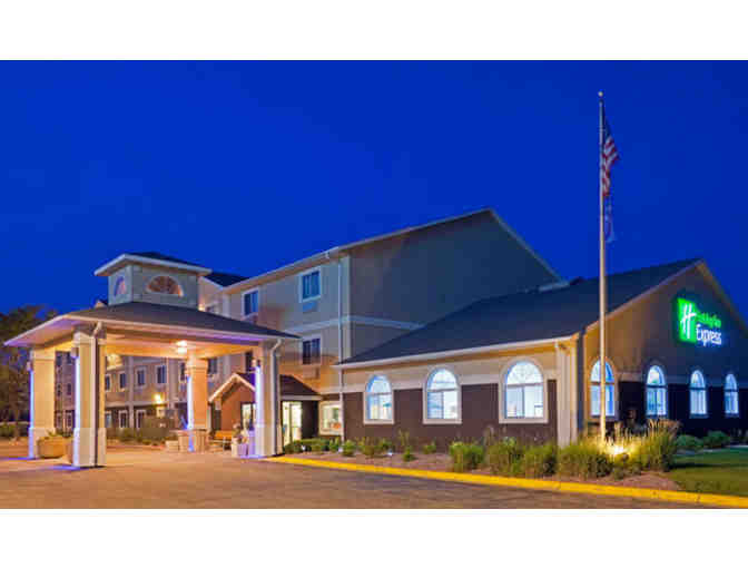 Madison/DeForest Holiday Inn Express Pool Party Weekend Package