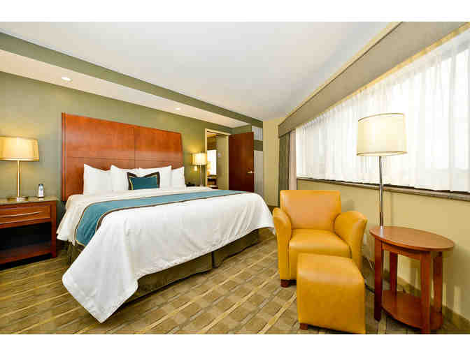 Oshkosh - Stay in a Riverview Corner King + $25 Dinner Voucher at the BEST WESTERN PREMIER