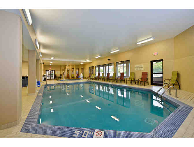Oshkosh - Stay in a Riverview Corner King + $25 Dinner Voucher at the BEST WESTERN PREMIER