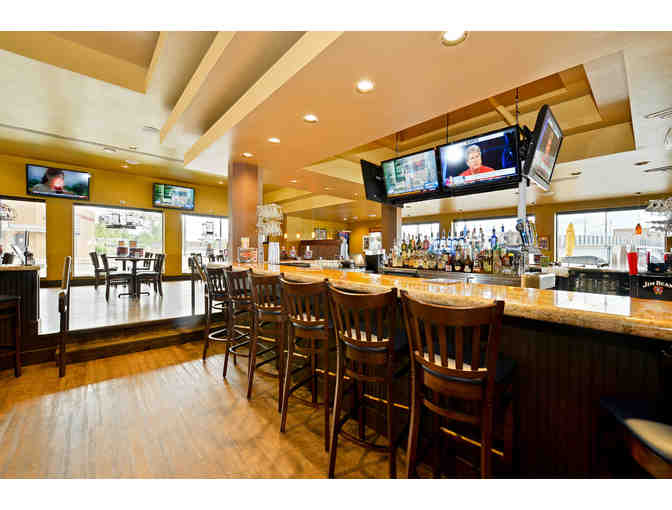 Oshkosh - Stay in a Riverview Corner King + $25 Dinner Voucher at the BEST WESTERN PREMIER