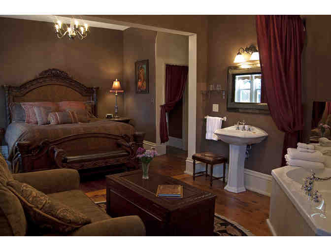 Oshkosh - $100.00 Gift Certificate Good Towards Any Room at Brayton Bed and Breakfast