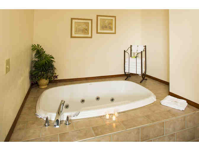 De Pere/Green Bay - One Night Stay in a Whirlpool/Fireplace Suite at Kress Inn