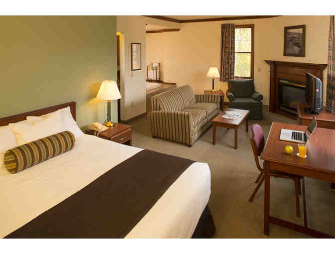 De Pere/Green Bay - One Night Stay in a Whirlpool/Fireplace Suite at Kress Inn