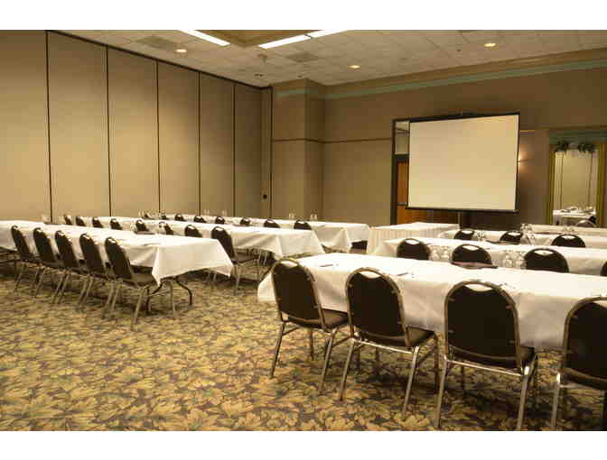 Milwaukee - Enjoy a One Night Stay in a Whirlpool Suite & Dinner at the Clarion Hotel