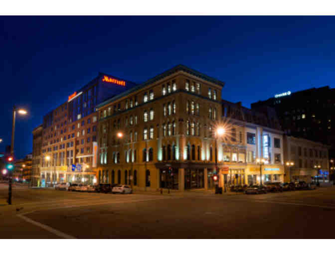 Milwaukee - One Night Stay with Breakfast for Two at the Milwaukee Marriott Downtown