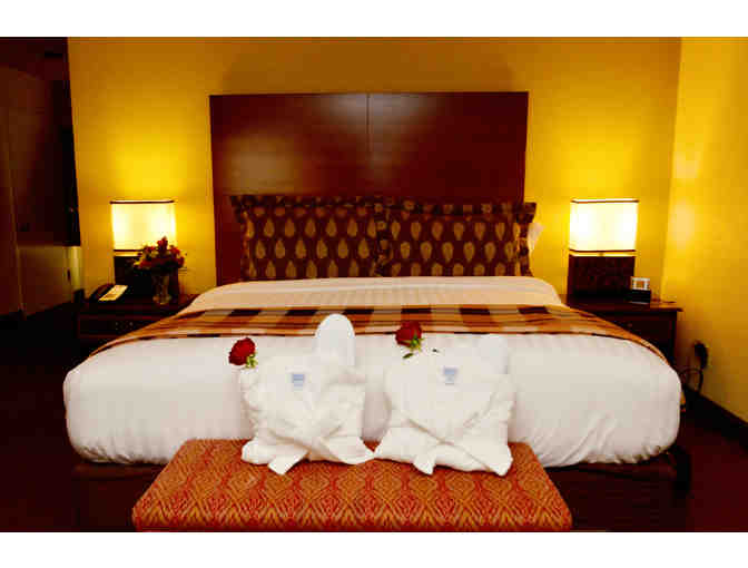 Milwaukee - One Night Romance Package at the BEST WESTERN PLUS Milwaukee Airport