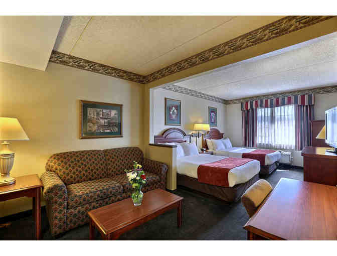 Green Bay - One Night Stay in a Rainshower Suite at the Comfort Suites/Rock Garden