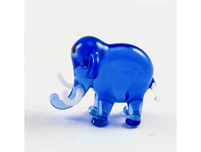 4 Artisan Made Glass Mini-Ellies and 2 Decorative Resin Elephant Hooks