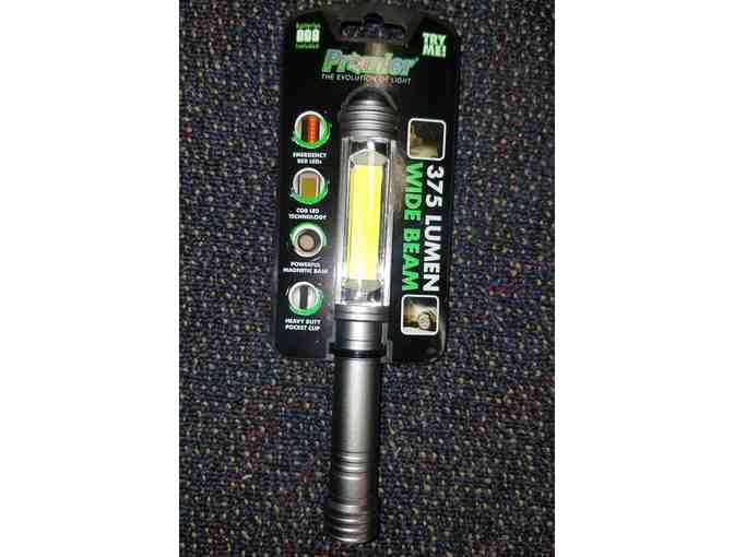 Emergency Kit w/ Crank Radio Flashlight & Wide Beam Pen Light