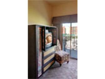 African Queen Suite And Water Park Fun In Sandusky, Ohio