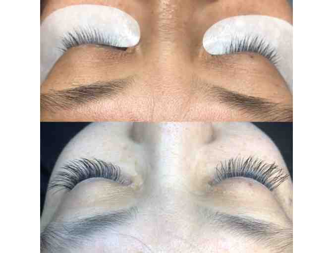 Be-YOU-tiful by Michelle - Full Set of Eyelash Extensions