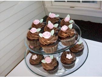 Boston Vicinity / 8' mini cake and cupcakes