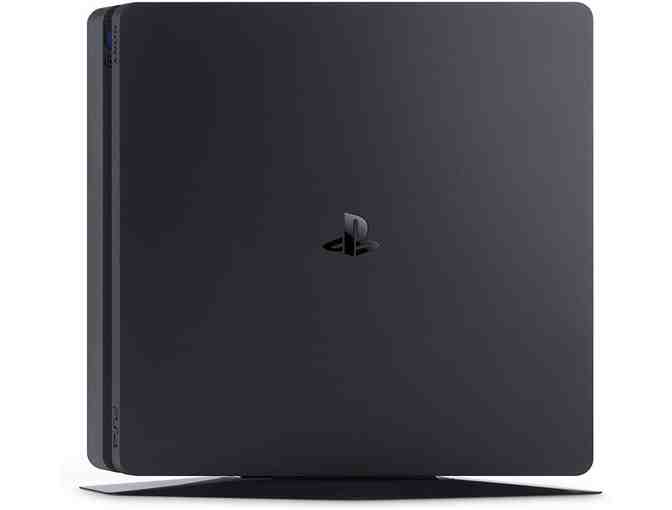 PLAYSTATION 4: FORTNITE BUNDLE GAME PACKAGE