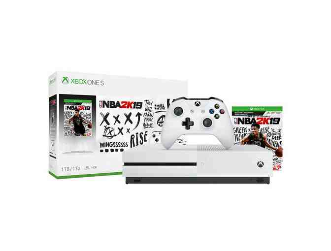 XBOX ONE S: NBA2K19 GAME PACKAGE