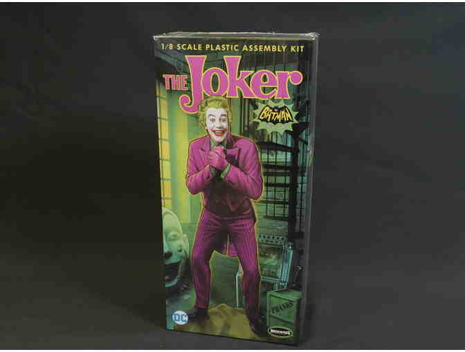GO WITH A SMILE: DC COMICS JOKER COLLECTION