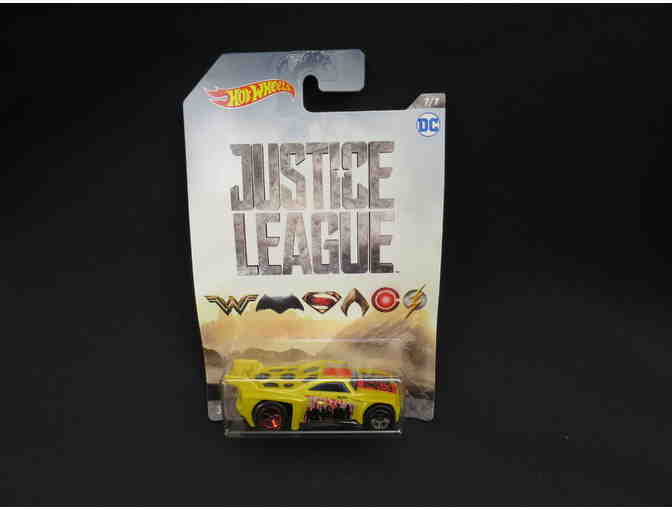 JUSTICE LEAGUE CLOTHES AND TOYS