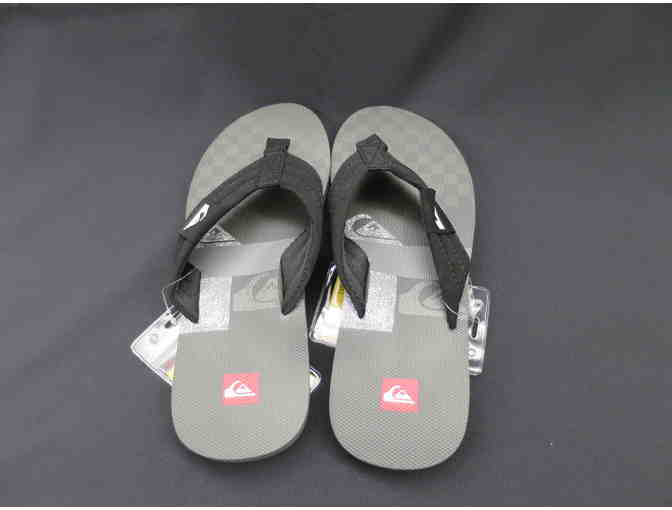 QUIKSILVER MEN'S QUILTED FLIP FLOP SANDALS: SIZE 9