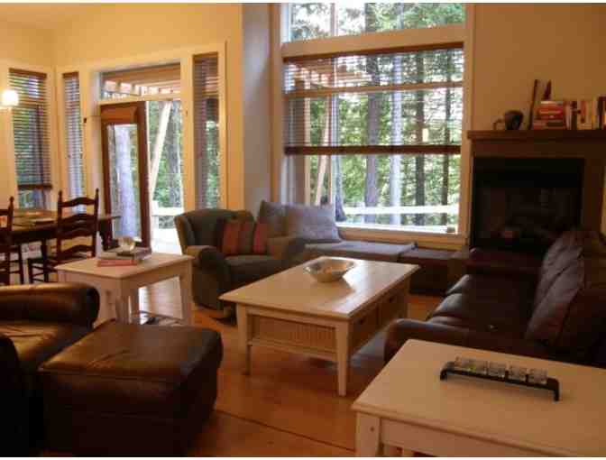 7 Night Getaway at Vancouver Island, British Columbia 3 BED/2BA Townhome