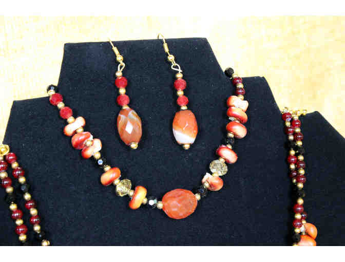 Jewlery Set made of Flint Corn-Carnelian Stones and Glass Beads