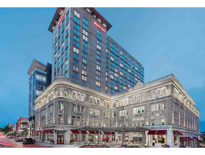 1 Overnight Stay in Lancaster, PA with Sight and Sound Tickets