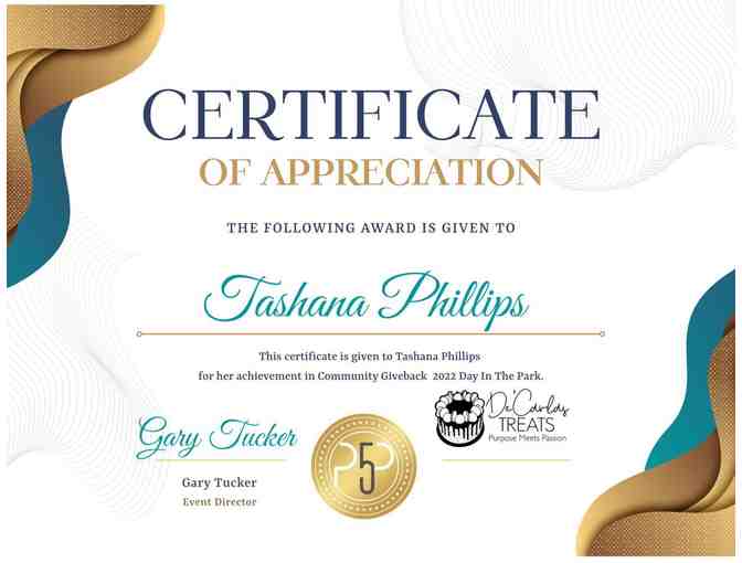 De'Carlas Treats, LLC Birthday Cake Flavor Cupcakes