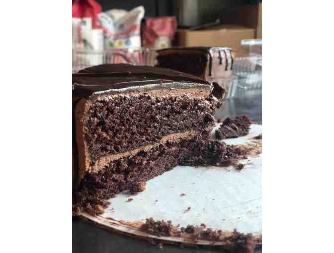 Kaan's Bakery 10' Round Cake