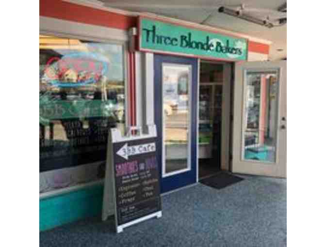 Three Blonde Bakers 2lb Strawberry Pretzel Salad Fudge