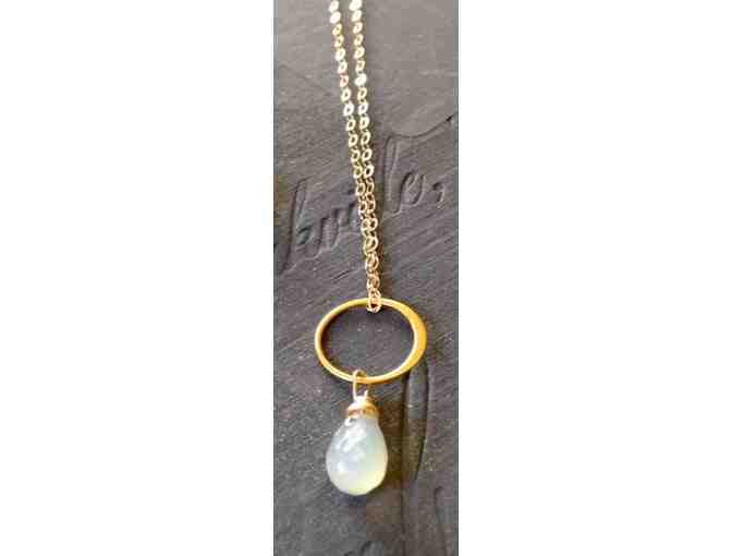 chalcedony tear drop on circle necklace