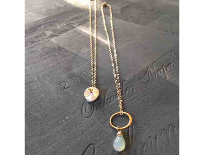 chalcedony tear drop on circle necklace