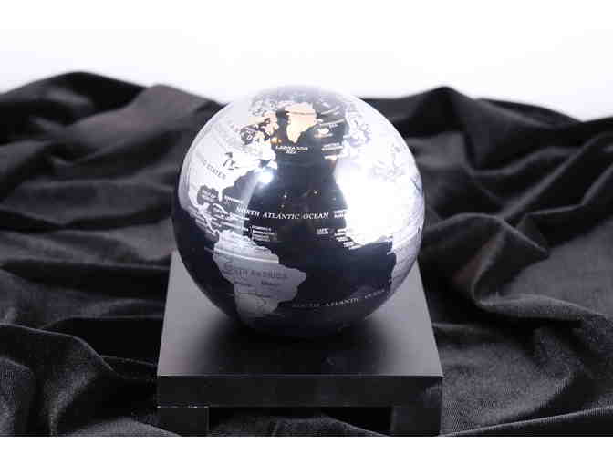MOVA Globe - Black and Gray