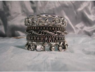 Set of 5 hand-wrought metal bracelets