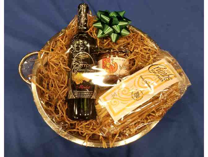 Colander Gift Basket - Sorrenti Cherry Valley Vineyards