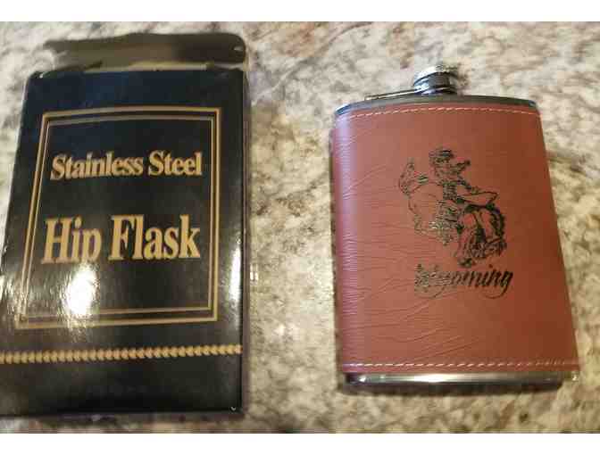 Embossed Leather Flask 8oz - Photo 1