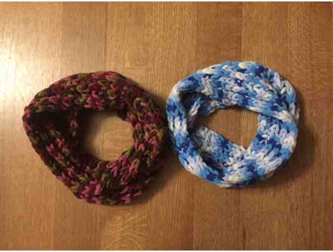 2 Hand-knit "Infinity" scarves - Photo 1
