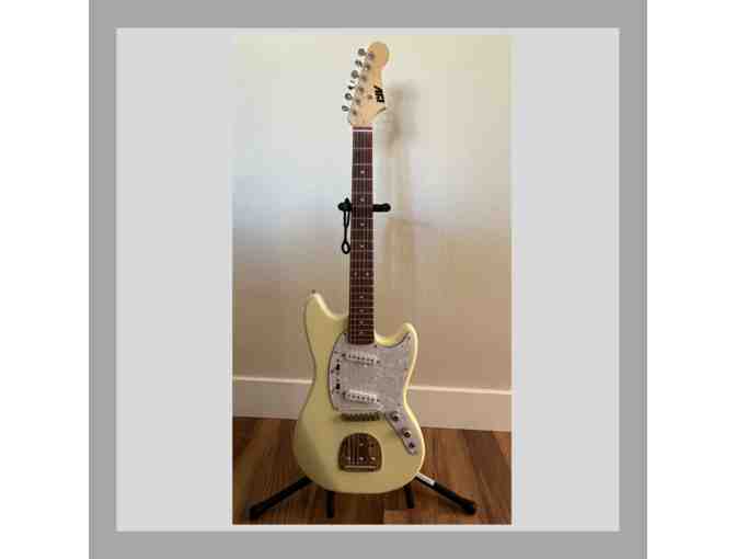 Electric Guitar - Photo 1