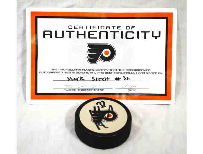 Philadelphia Flyers - Vincent Lecavalier (#40) Autographed Puck