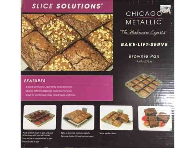 Chicago Metallic Slice Solutions Brownie Pan