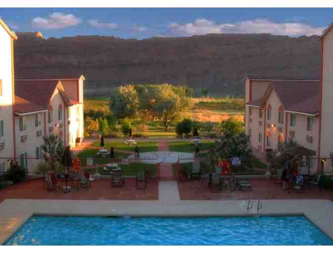 One Night Stay at the Aarchway Inn in Moab, Utah