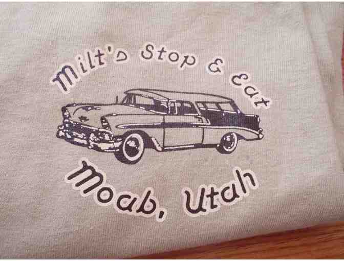 Milt's Stop & Eat Beige T-Shirt, Medium Unisex